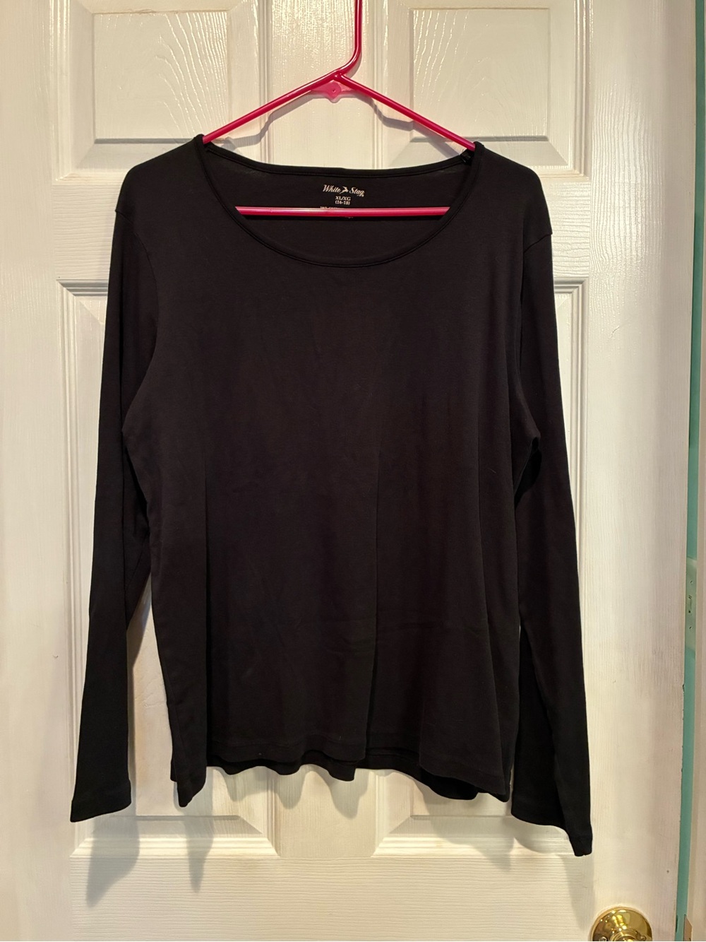 White Stag Black Long-Sleeve Scoop Neck Tee